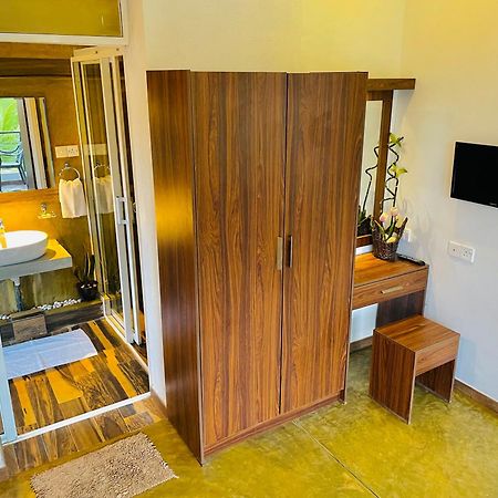 8 Plus Motels Negombo Buitenkant foto