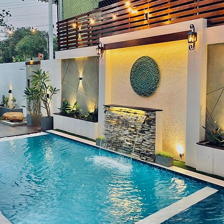 8 Plus Motels Negombo Buitenkant foto