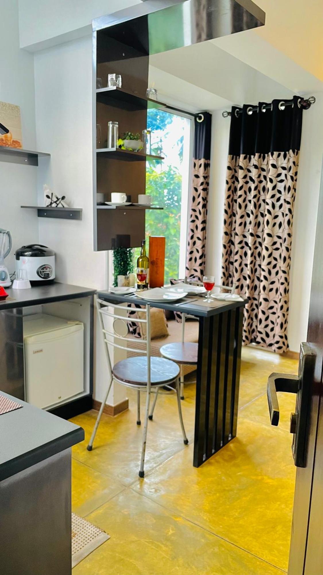 8 Plus Motels Negombo Buitenkant foto