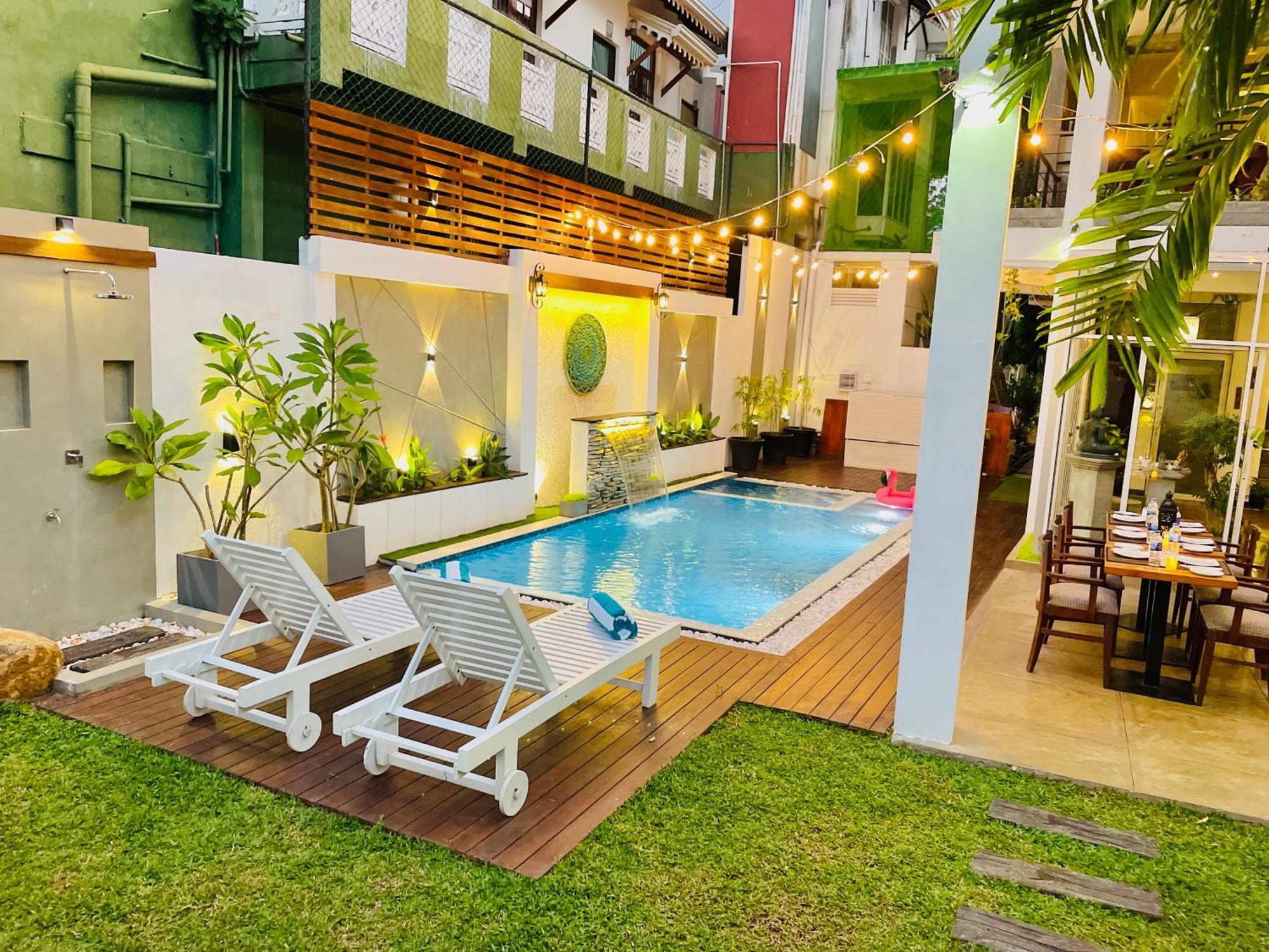 8 Plus Motels Negombo Buitenkant foto