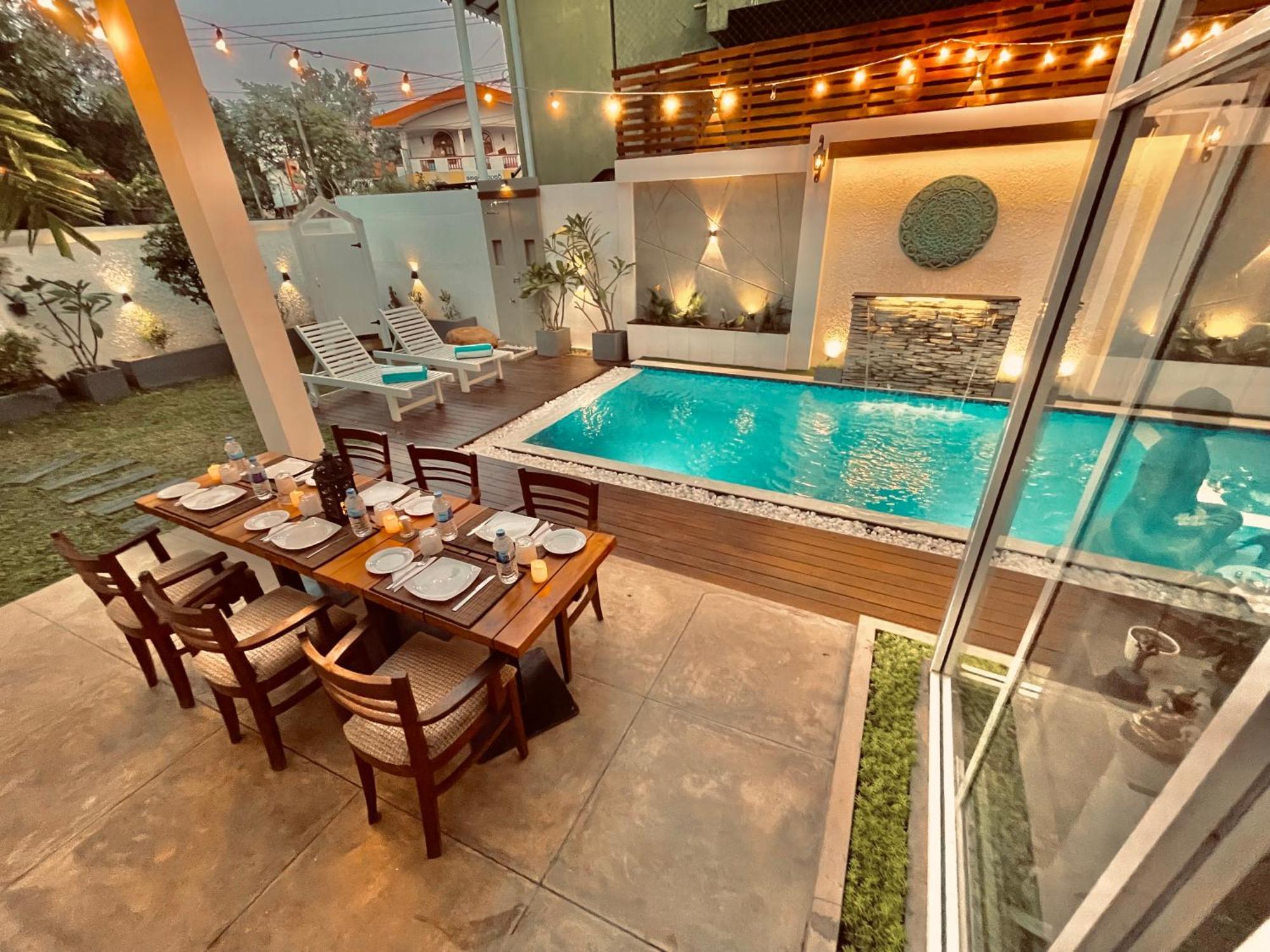 8 Plus Motels Negombo Buitenkant foto