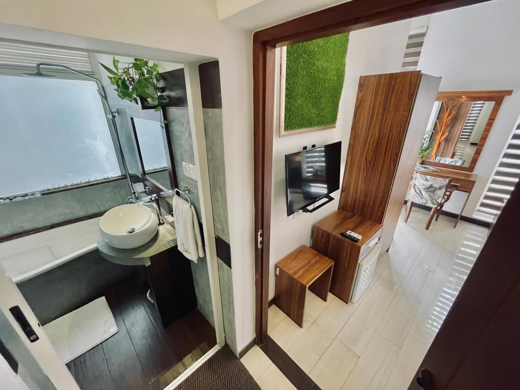 8 Plus Motels Negombo Buitenkant foto
