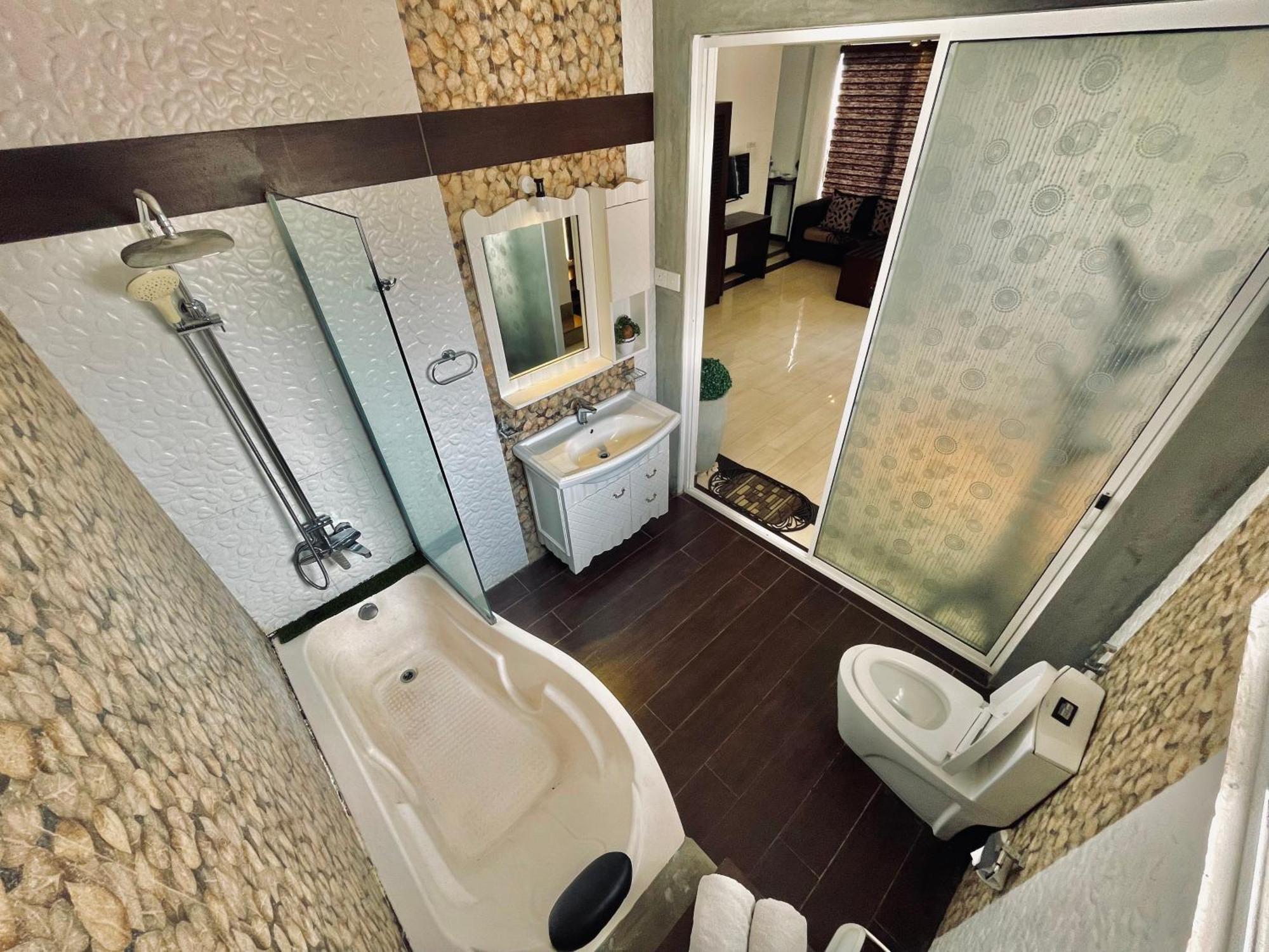 8 Plus Motels Negombo Buitenkant foto