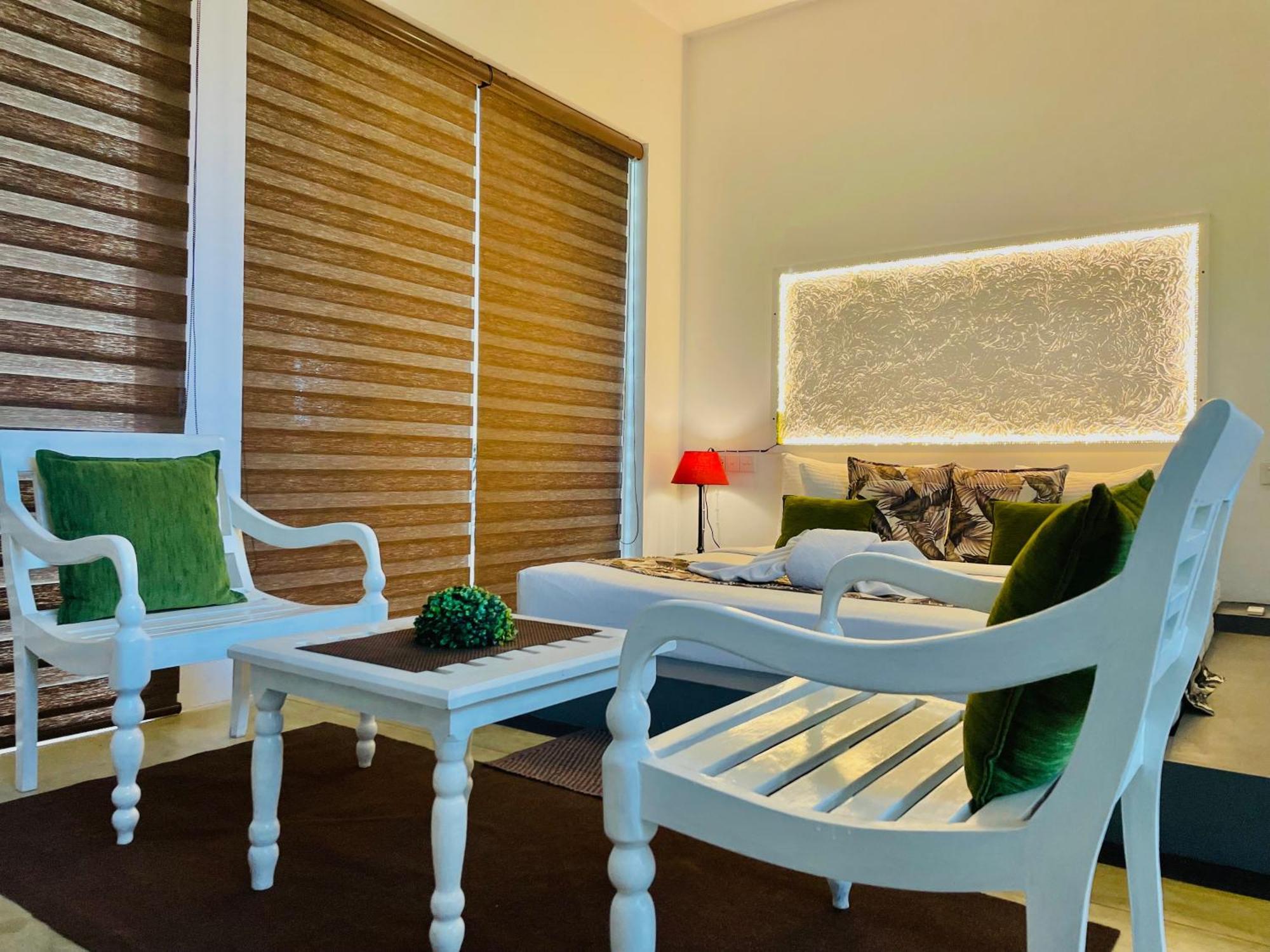8 Plus Motels Negombo Buitenkant foto