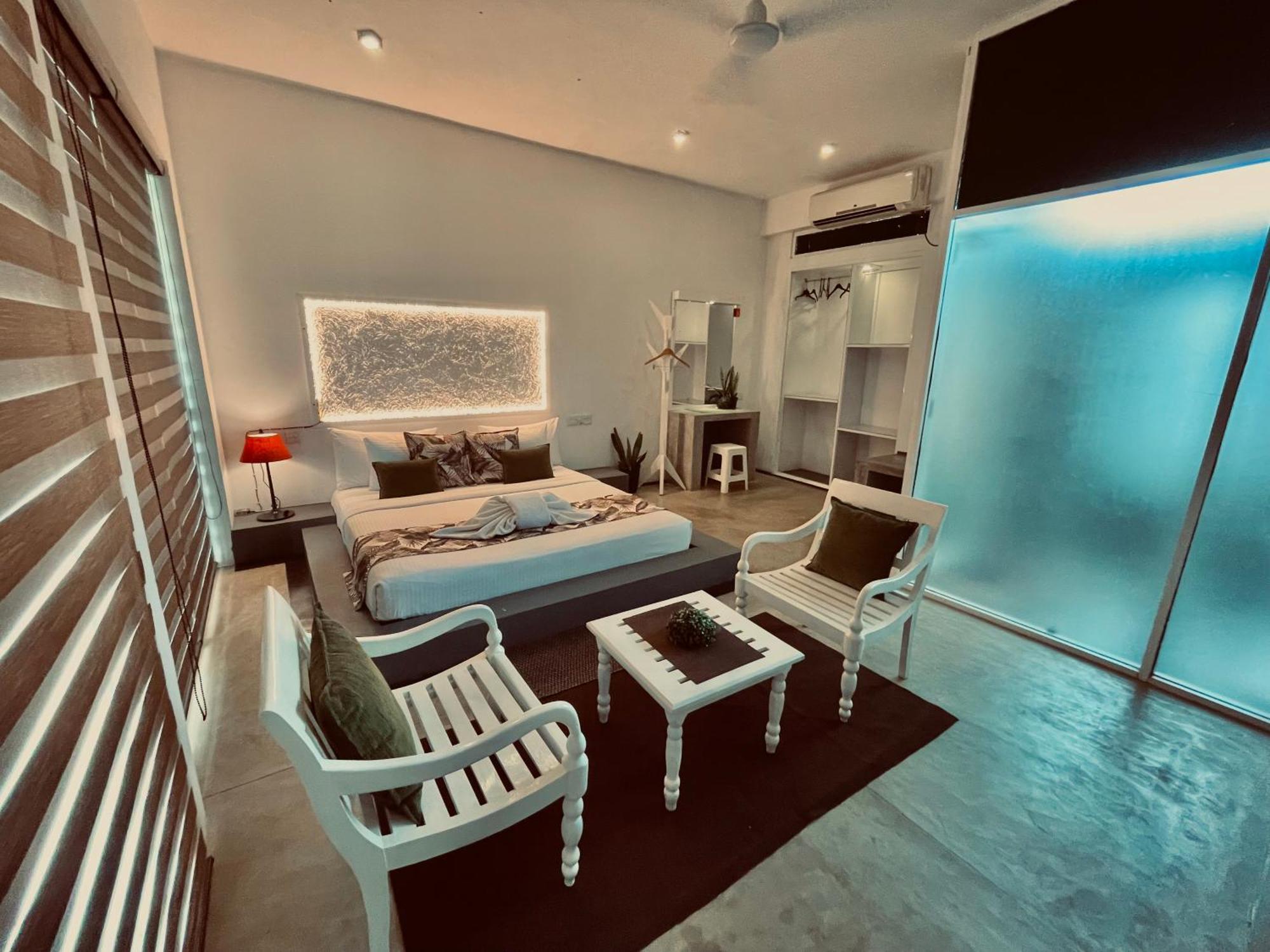 8 Plus Motels Negombo Buitenkant foto